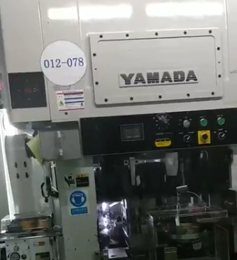 YAMADA冲床配九一免费看片高速夹式九幺看片网站使用中
